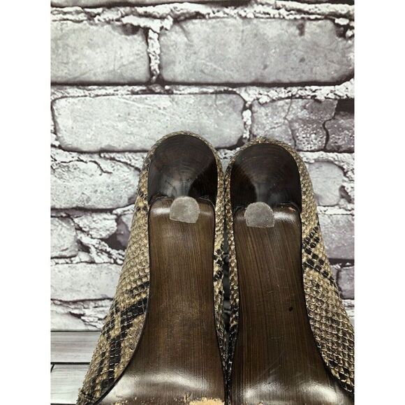 Stuart Weitzman Brown Taupe Leather Python Square Toe Buckle Heels Women Sz 8.5M - Picture 13 of 16